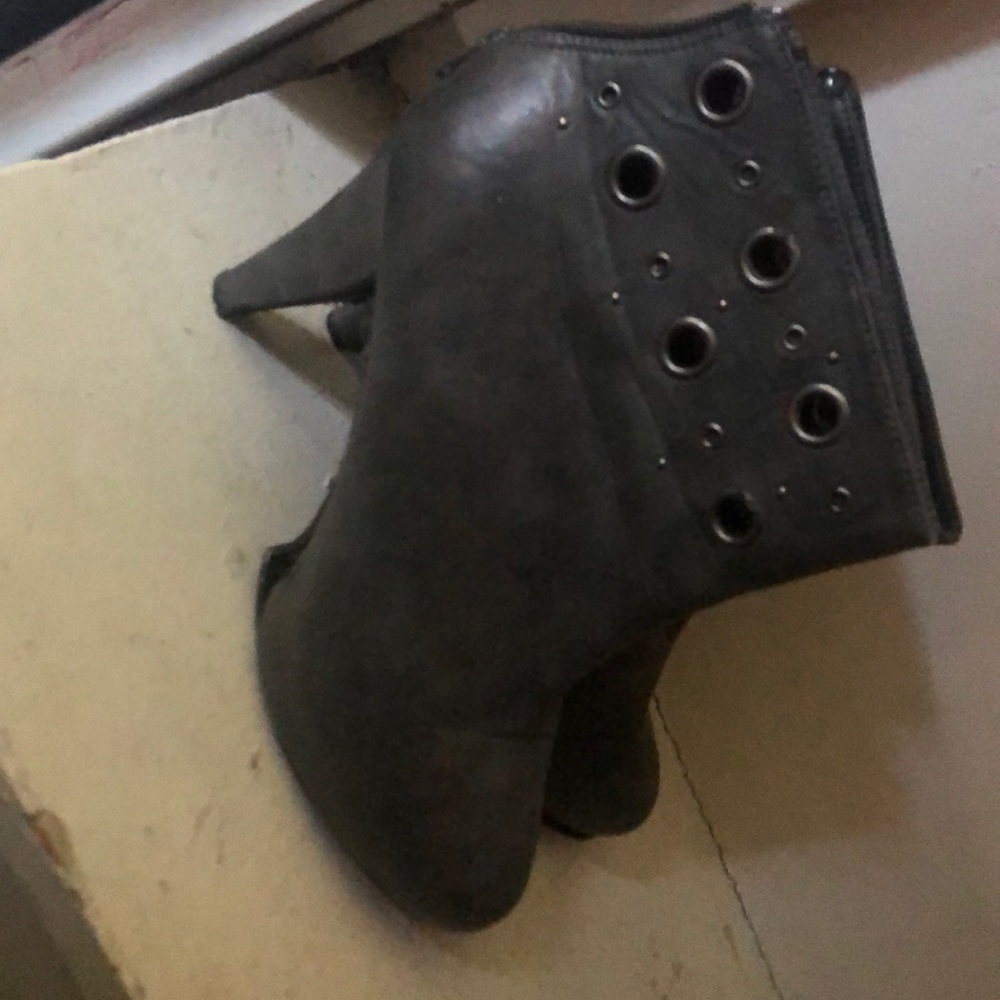Bootys